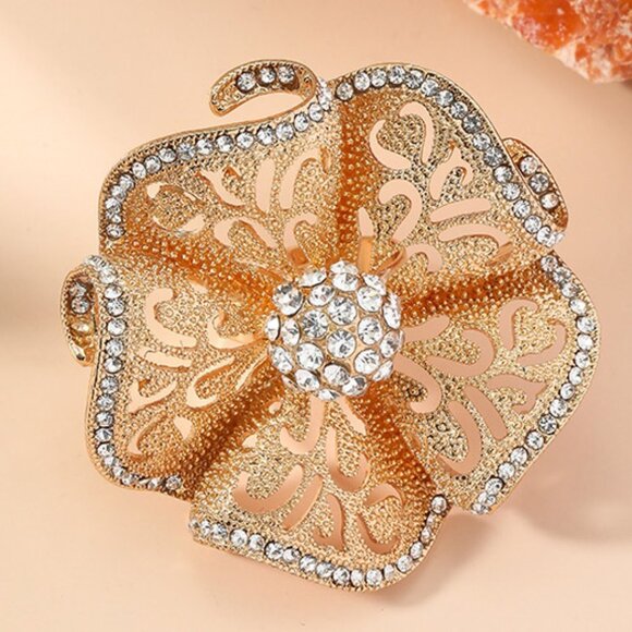 Exaggerated Rhinestone Floral Ring - Picture 1 of 5